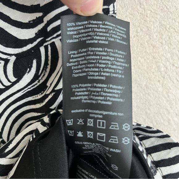 Vero Moda Zebra Patterned Skirt-Elastic Waist-Black/White-Women’s S/Small-Casual - Picture 4 of 10